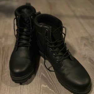 Mens FILA Boots Size 11 Black